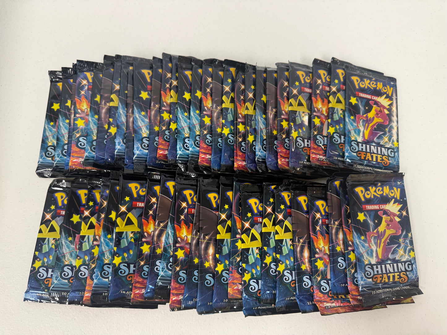 SHINING FATES 50 COUNT BUNDLE *DAILY DEAL*