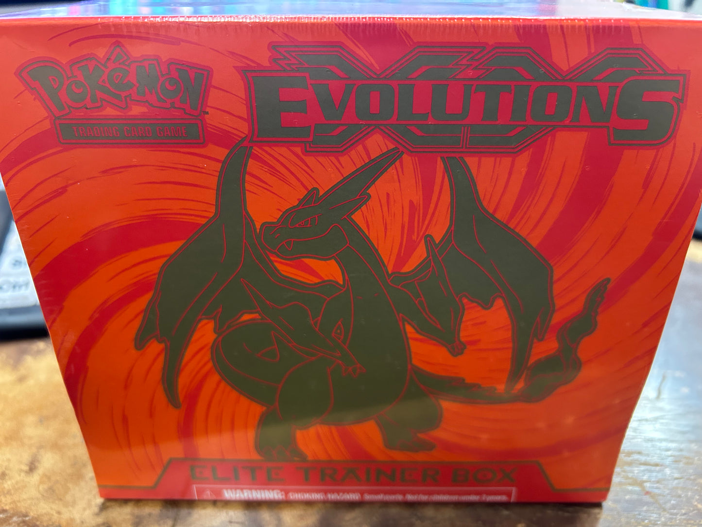 EVOLUTIONS XY SEALED ELITE TRAINER BOX