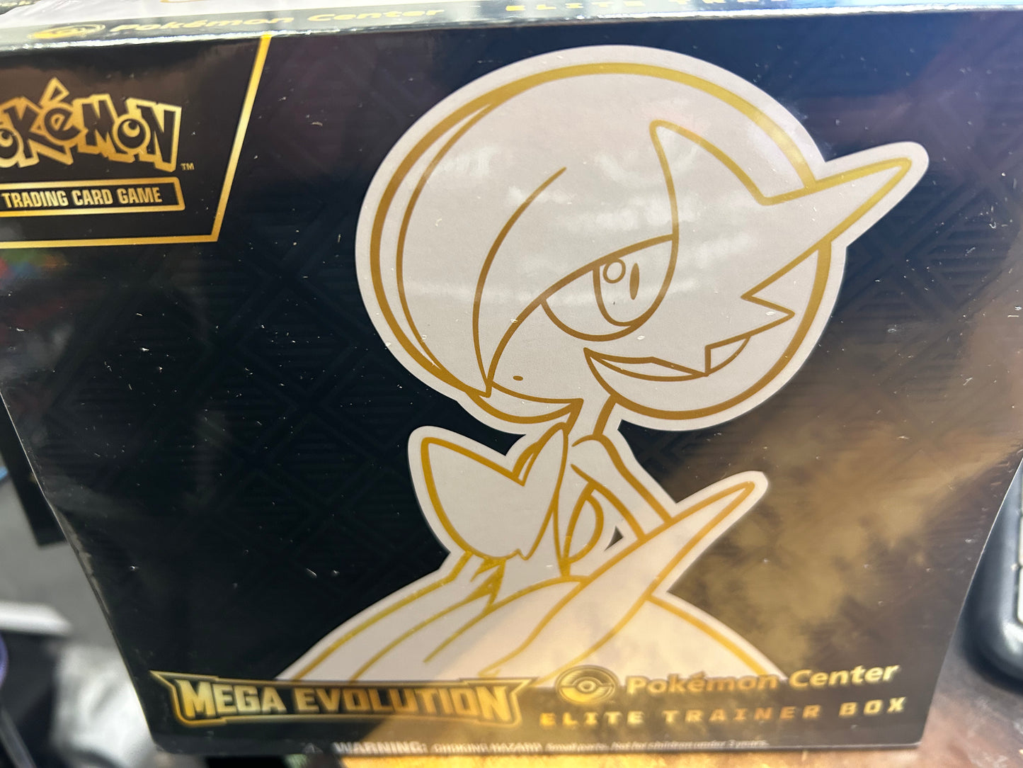 MEGA EVOLUTION POKEMON CENTER ELITE TRAINER BOX