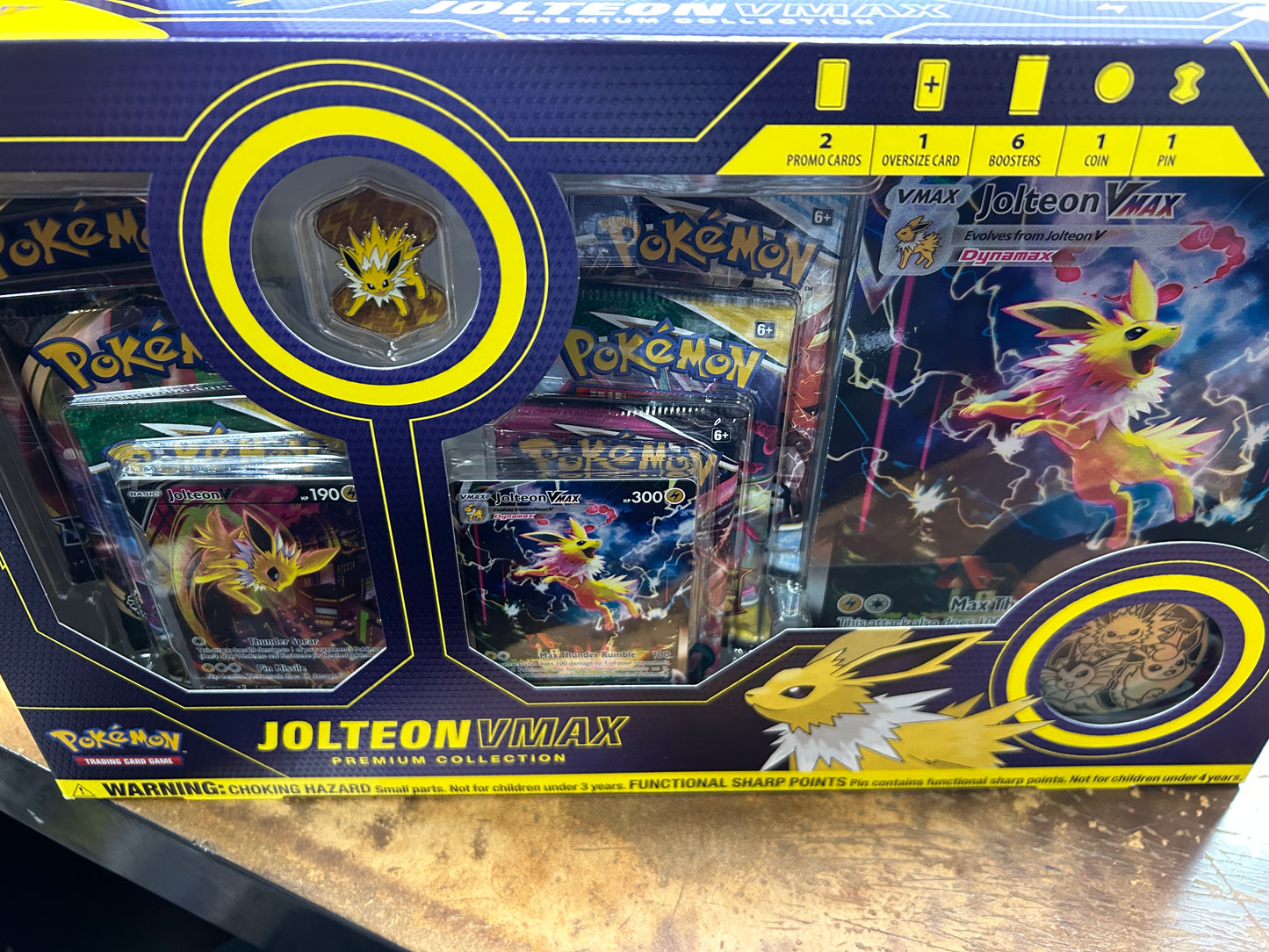 JOLTEON VMAX PREMIUM COLLECTION