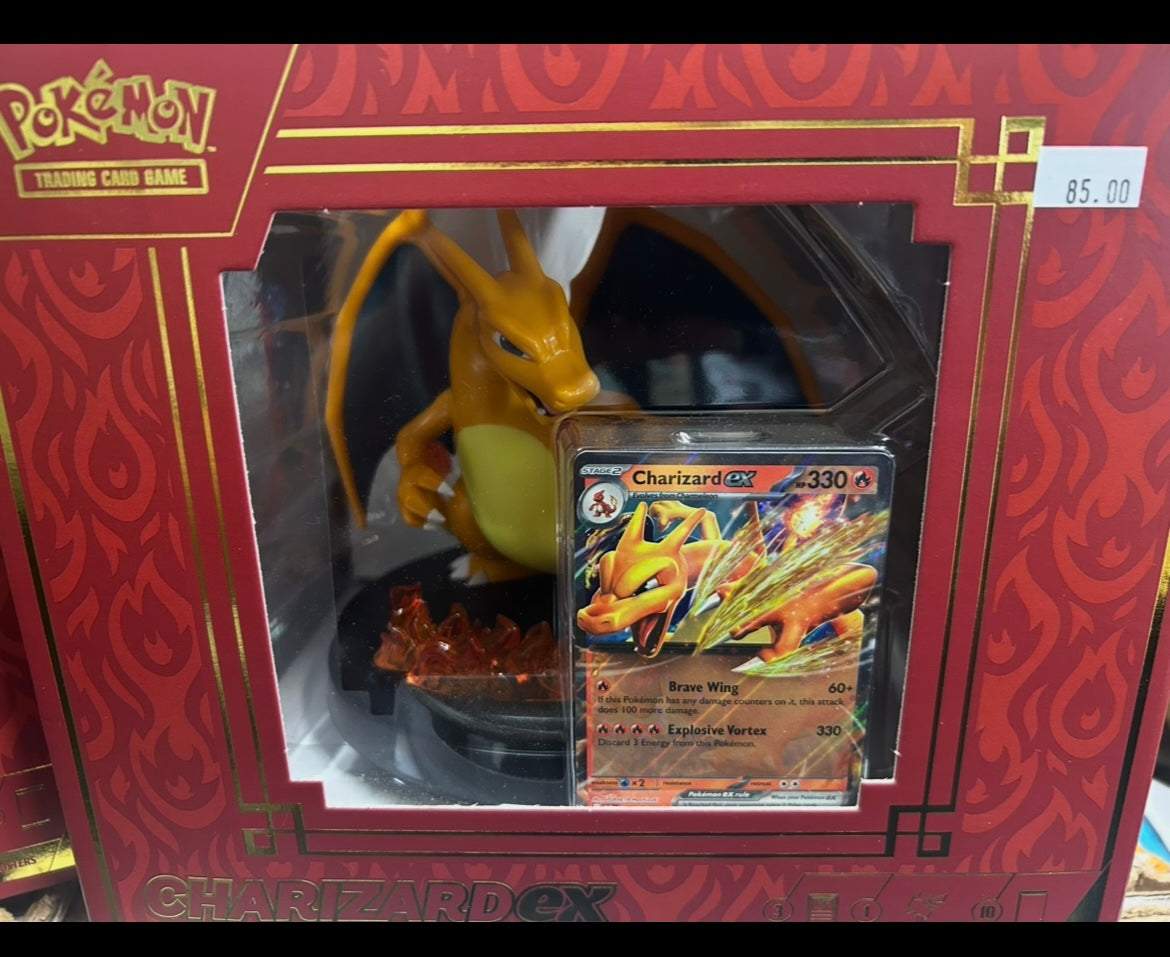 CHARIZARD SUPER PREMIU COLLECTION
