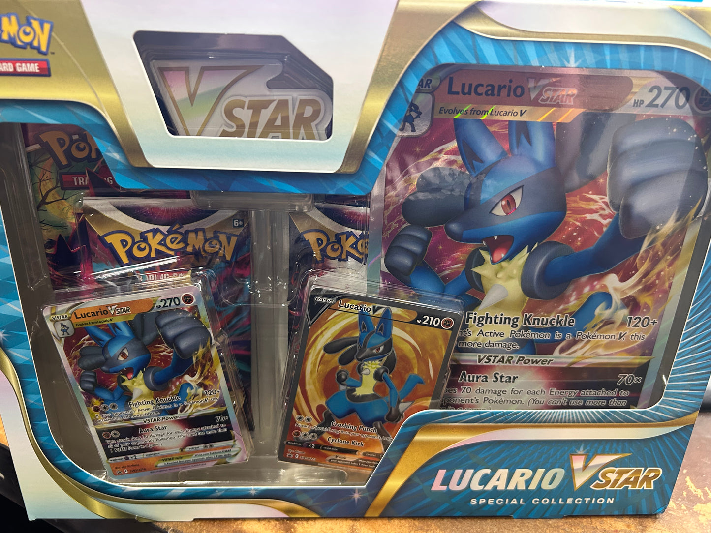 LUCARIO VSTAR SPECIAL COLLECTION.