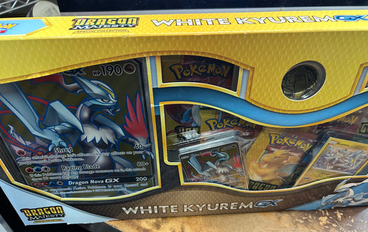 WHITE KYUREM GX BOX.   DRAGON MAJESTY 5 PACKS