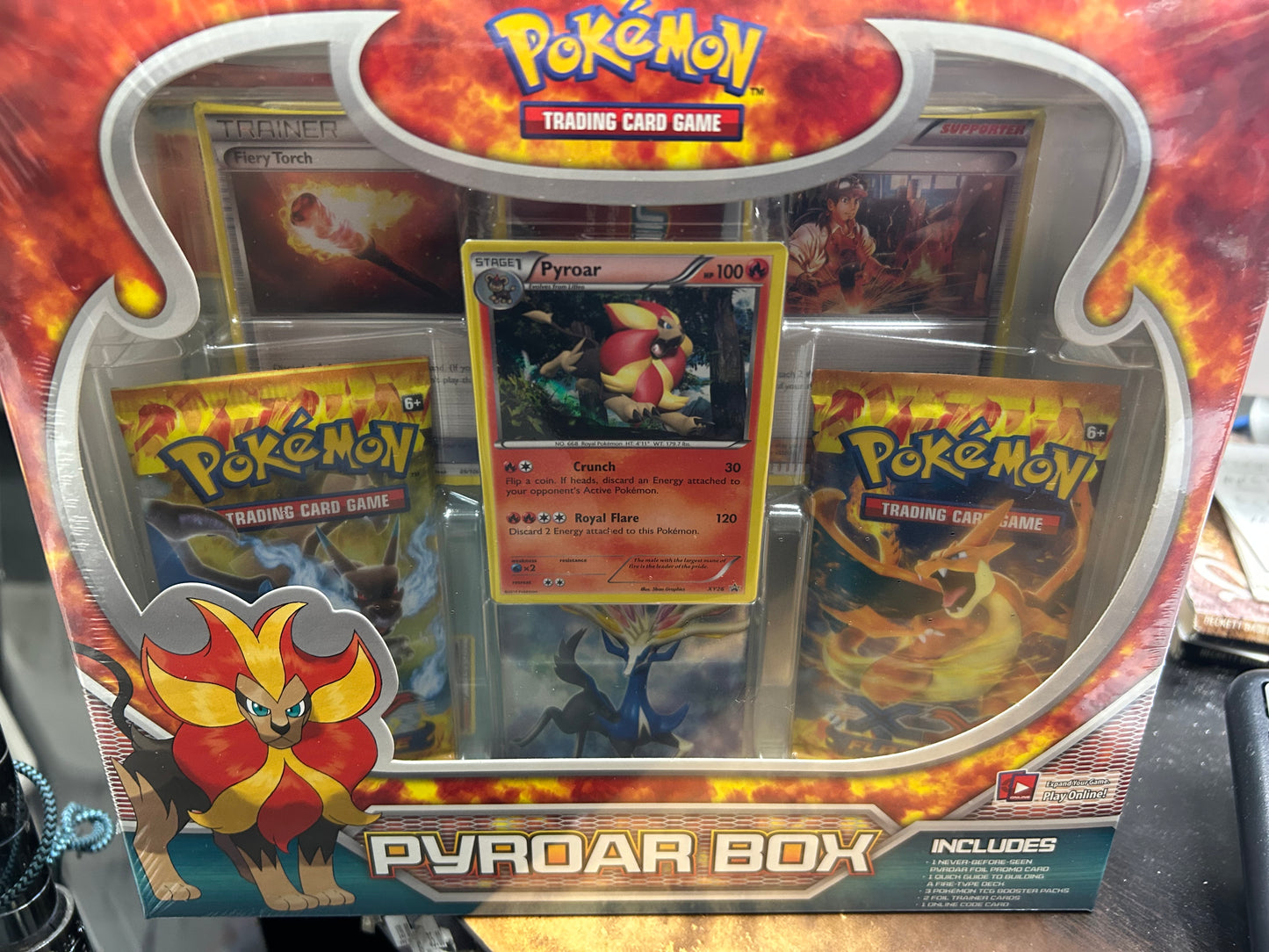 POKEMN PYROAR PREMIUM COLLECTION