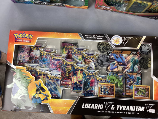 HEAVY HITTERS TCG BOX. DEALS